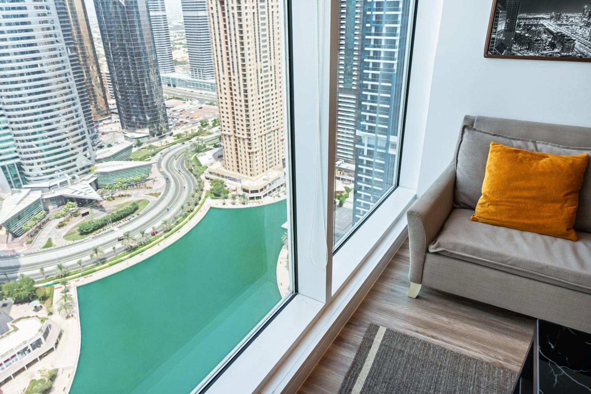 Modern & Spacious 2-Bed Condo With Panoramic Lake Views, Dual Balconies, Steps From Dubai Jlt Metro By "La Buena Vida Holiday Homes" Esterno foto