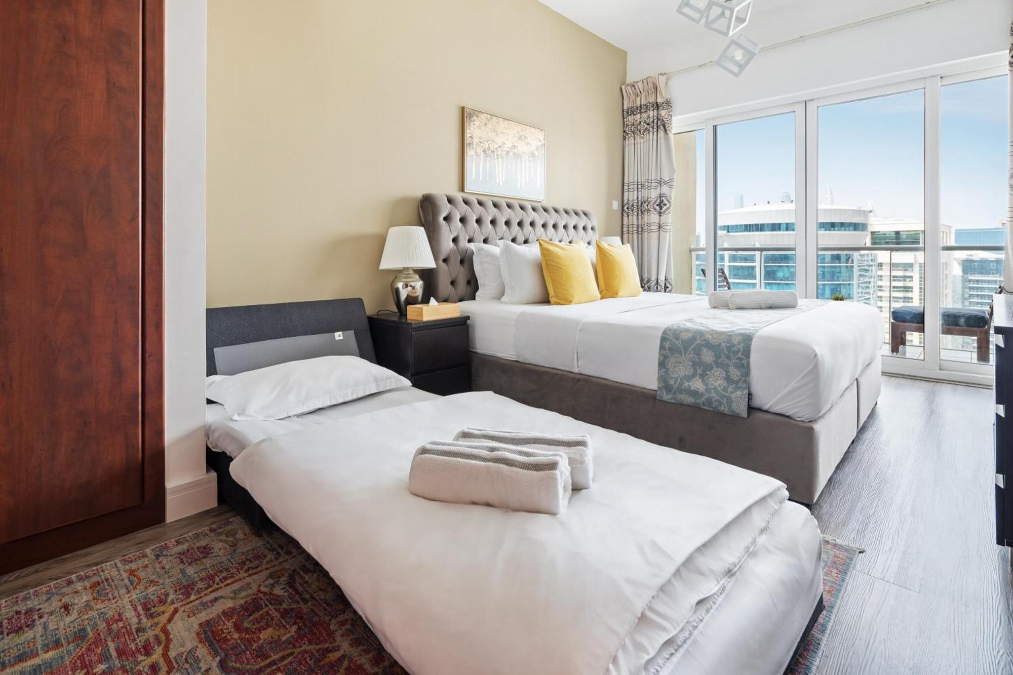 Modern & Spacious 2-Bed Condo With Panoramic Lake Views, Dual Balconies, Steps From Dubai Jlt Metro By "La Buena Vida Holiday Homes" Esterno foto