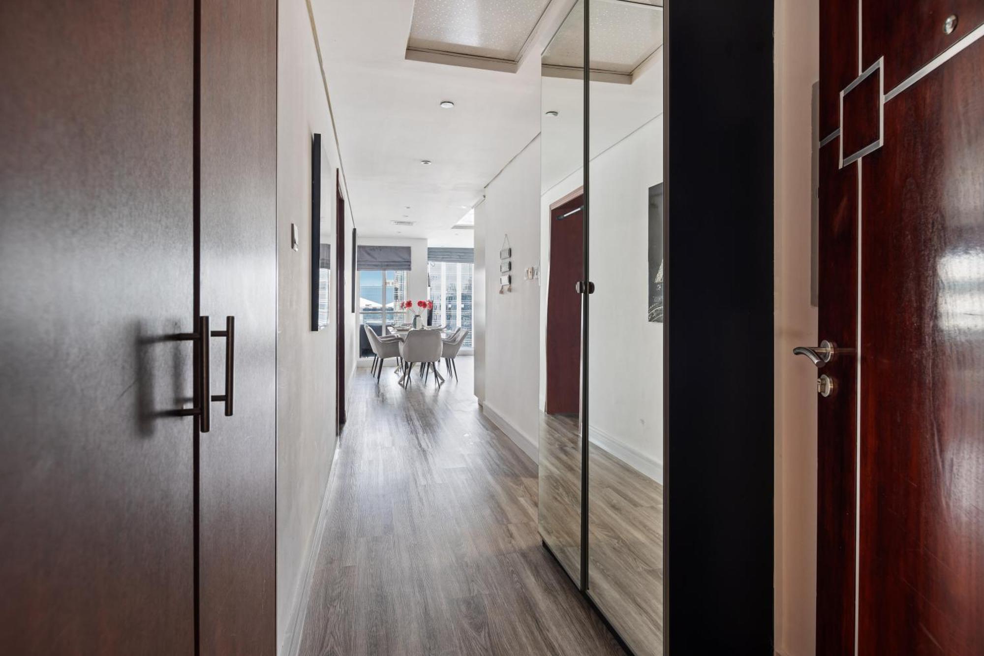 Modern & Spacious 2-Bed Condo With Panoramic Lake Views, Dual Balconies, Steps From Dubai Jlt Metro By "La Buena Vida Holiday Homes" Esterno foto