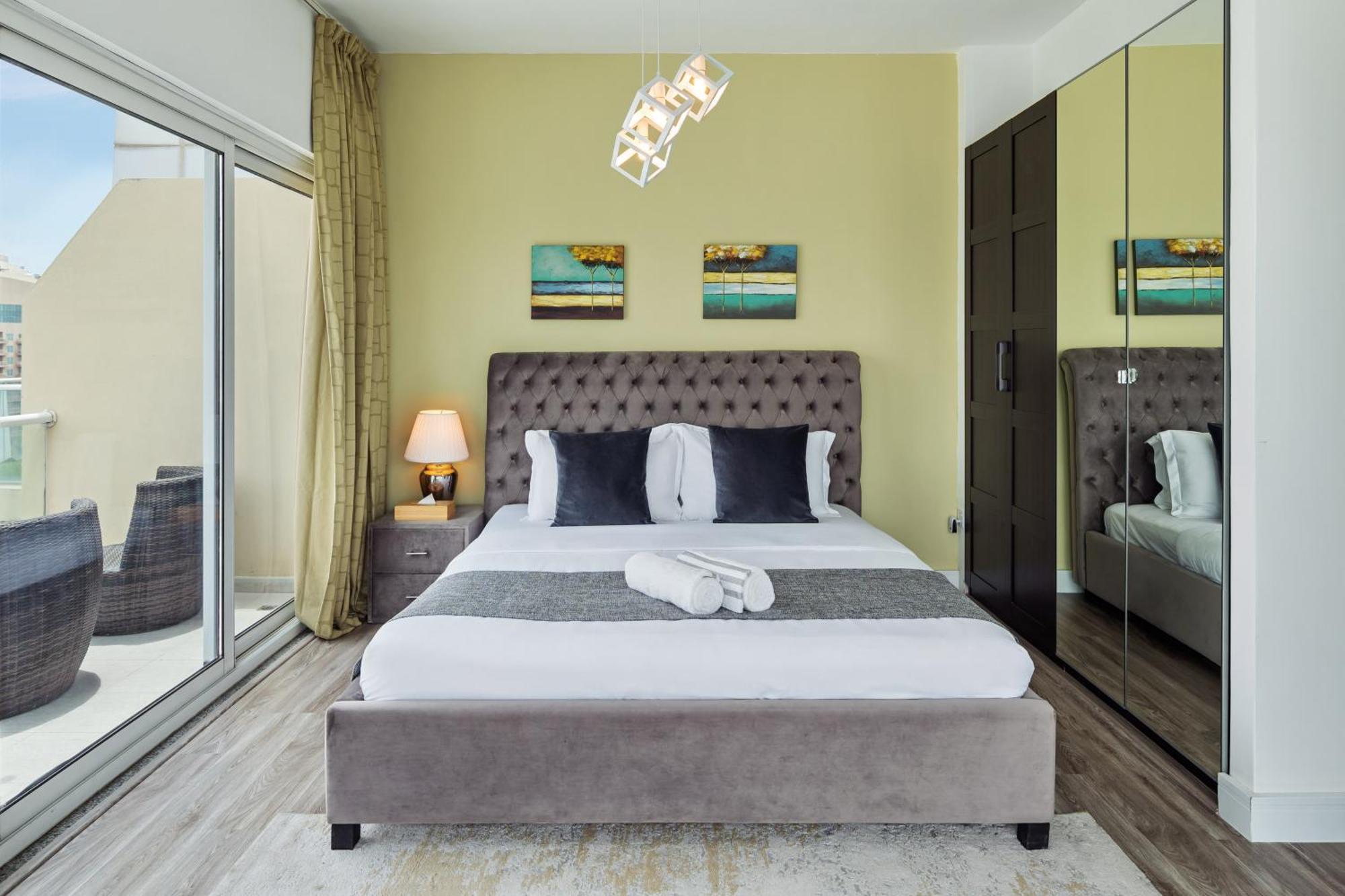 Modern & Spacious 2-Bed Condo With Panoramic Lake Views, Dual Balconies, Steps From Dubai Jlt Metro By "La Buena Vida Holiday Homes" Esterno foto
