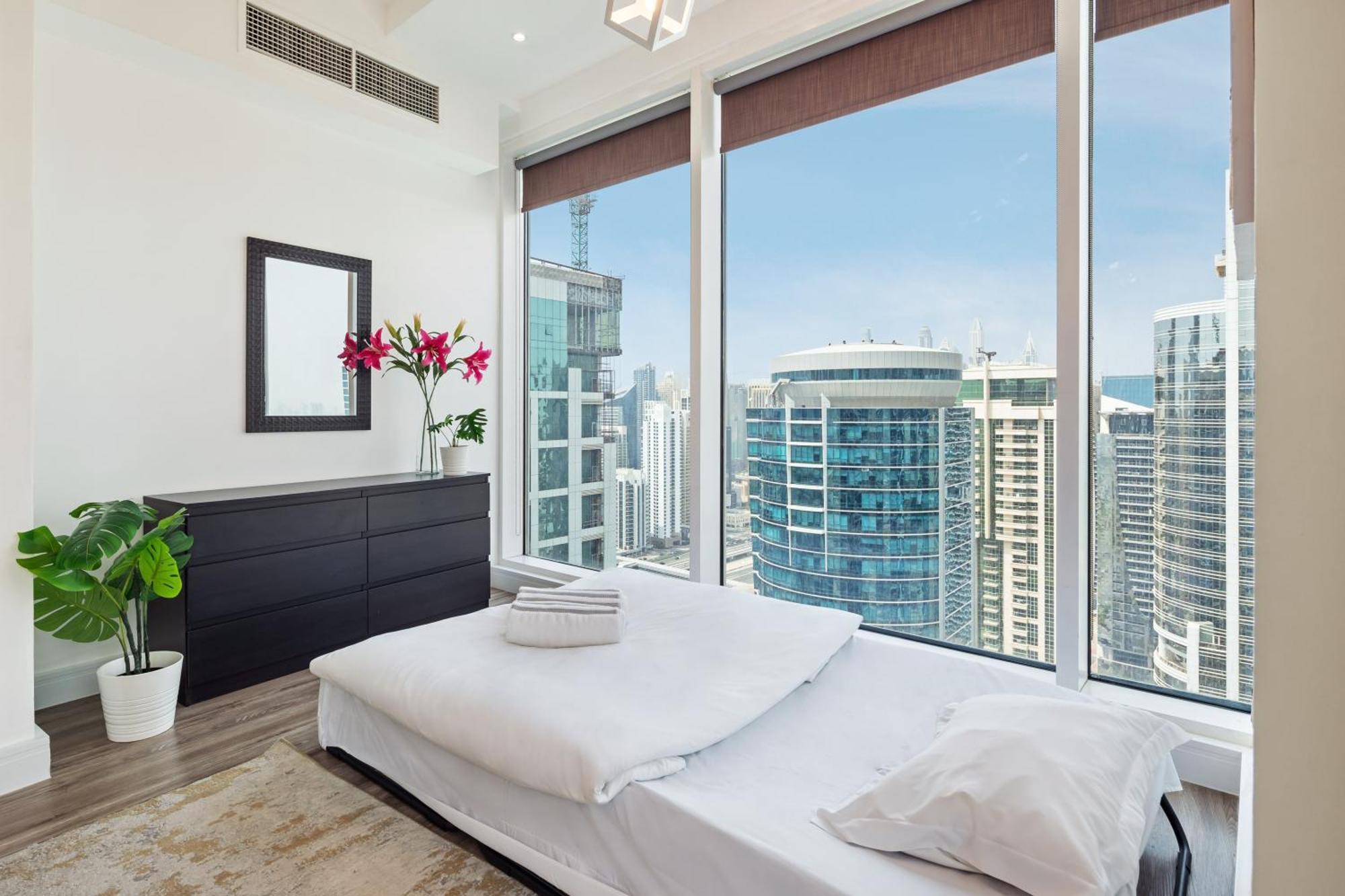 Modern & Spacious 2-Bed Condo With Panoramic Lake Views, Dual Balconies, Steps From Dubai Jlt Metro By "La Buena Vida Holiday Homes" Esterno foto